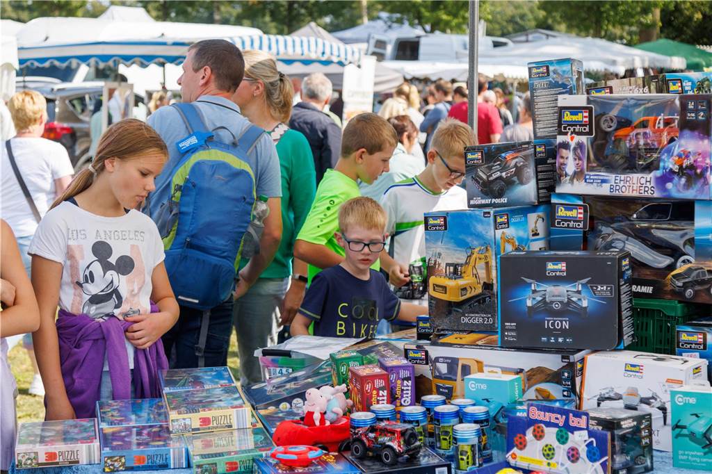 Viele Fotos vom ersten Markttag: Düstermühlenmarkt ist Besuchermagnet