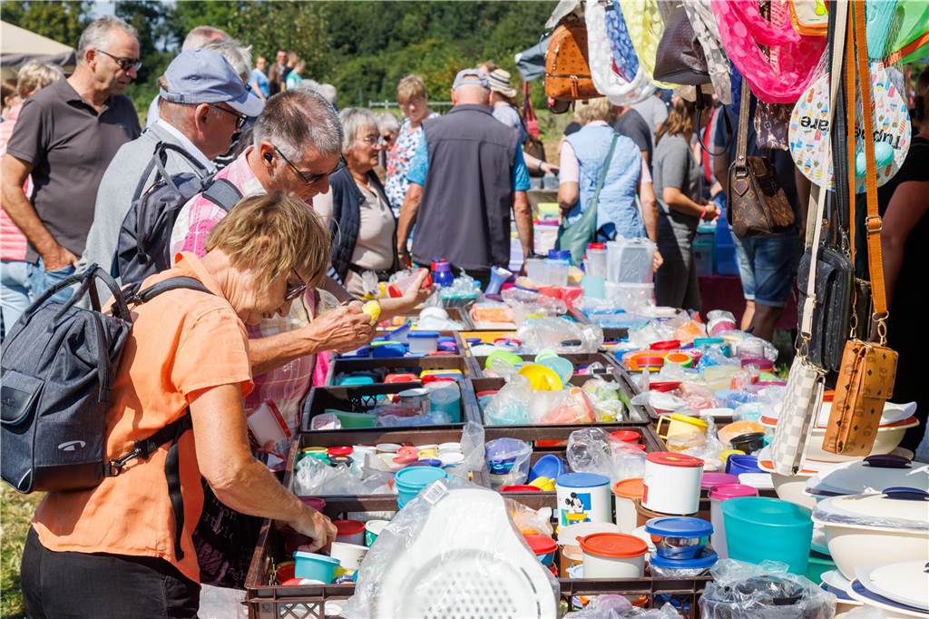 Viele Fotos vom ersten Markttag: Düstermühlenmarkt ist Besuchermagnet