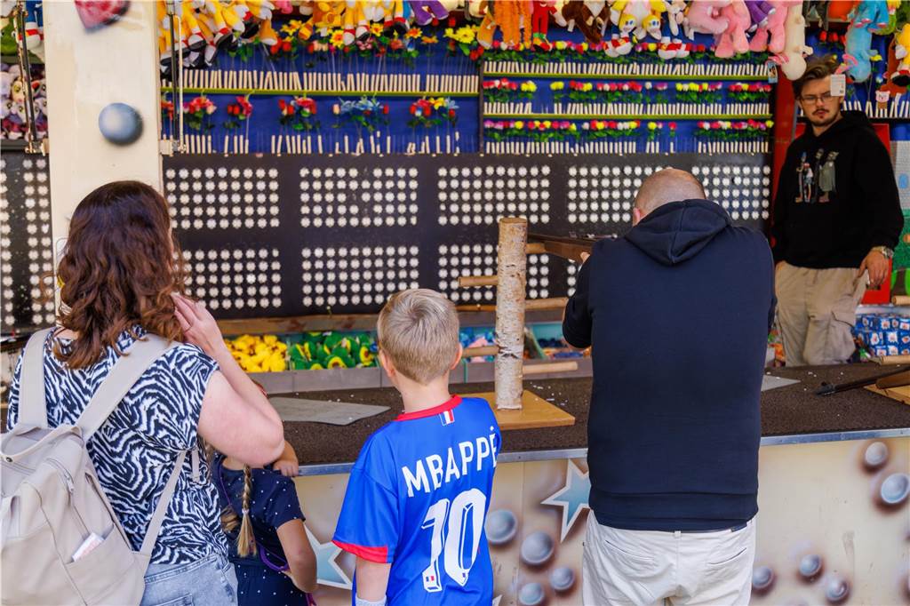 Viele Fotos vom ersten Markttag: Düstermühlenmarkt ist Besuchermagnet