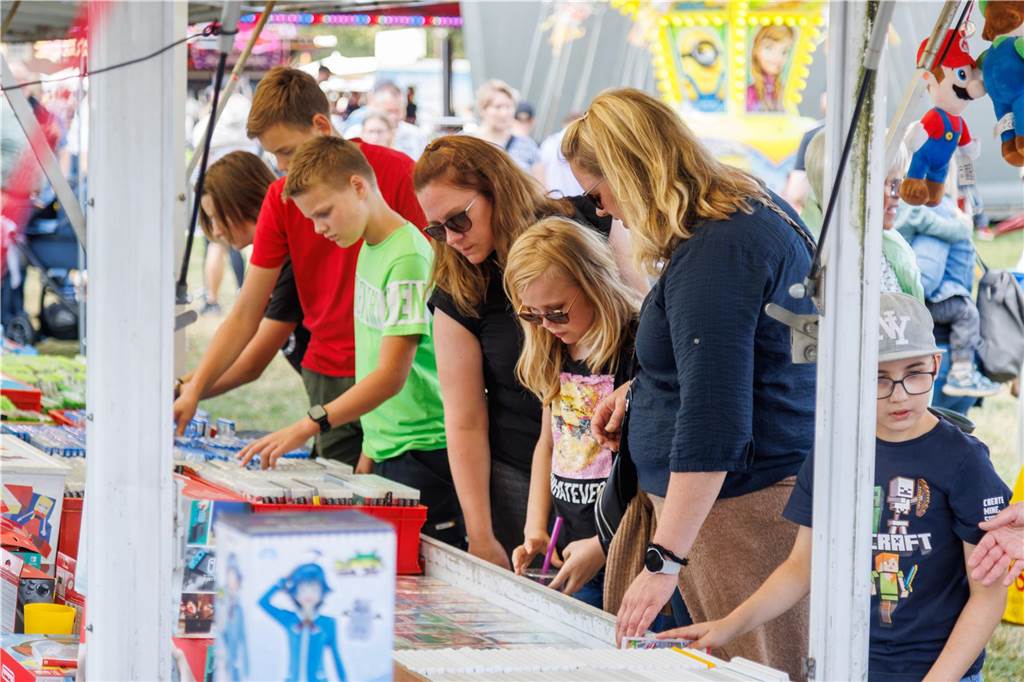 Viele Fotos vom ersten Markttag: Düstermühlenmarkt ist Besuchermagnet