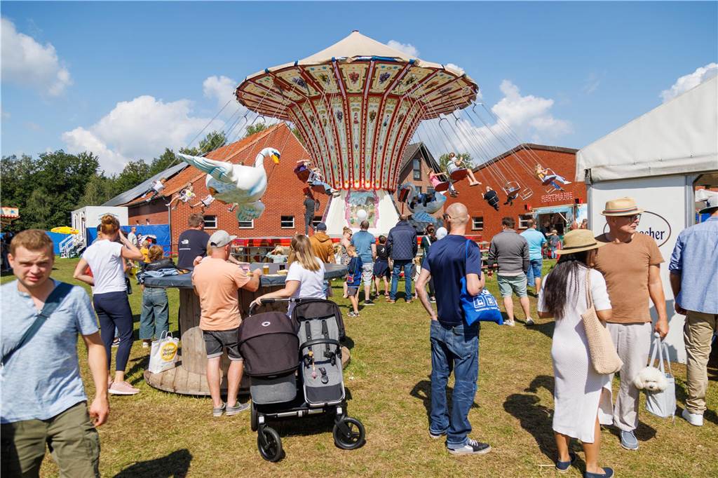 Viele Fotos vom ersten Markttag: Düstermühlenmarkt ist Besuchermagnet