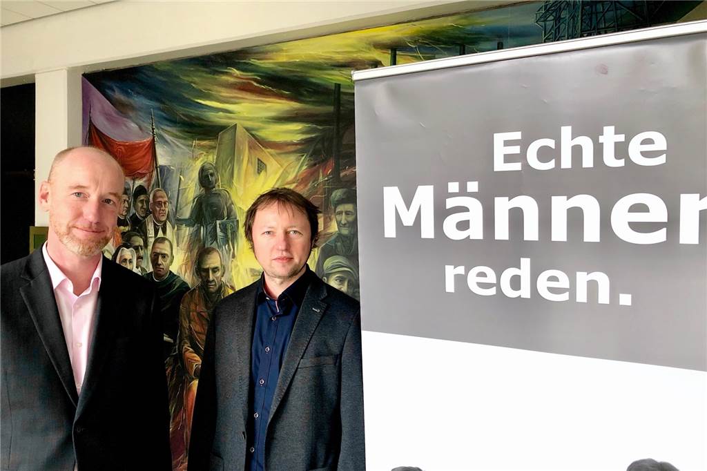 Wo Männer Hilfe bekommen, bevor sie ihrer Frau Gewalt antun Markus Brauckmann (links) ist „Konflikt- und Gewaltberater“. Fabian Anft soll das werden, er befindet sich noch in der Ausbildung.