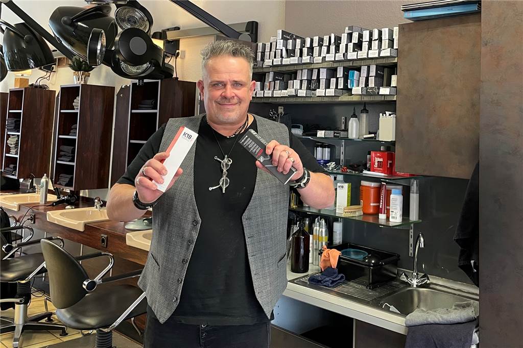 „Könnte platzen vor Wut“ - Kosten lassen Friseurin Arzu Saglam verzweifeln Friseur Markus Brylka hat dieser Tage noch gut lachen. Seine Großhändler haben die Preise für Farbtuben bisher noch nicht erhöht.