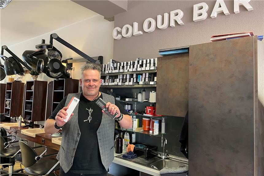 Friseure schlagen wegen Preisschüben Alarm - nur einer nicht Markus Brylka will Zuversicht walten lassen. Er hat in seinem Friseur-Salon noch keine Preissteigerungen in Sachen Färbemittel wahrgenommen.