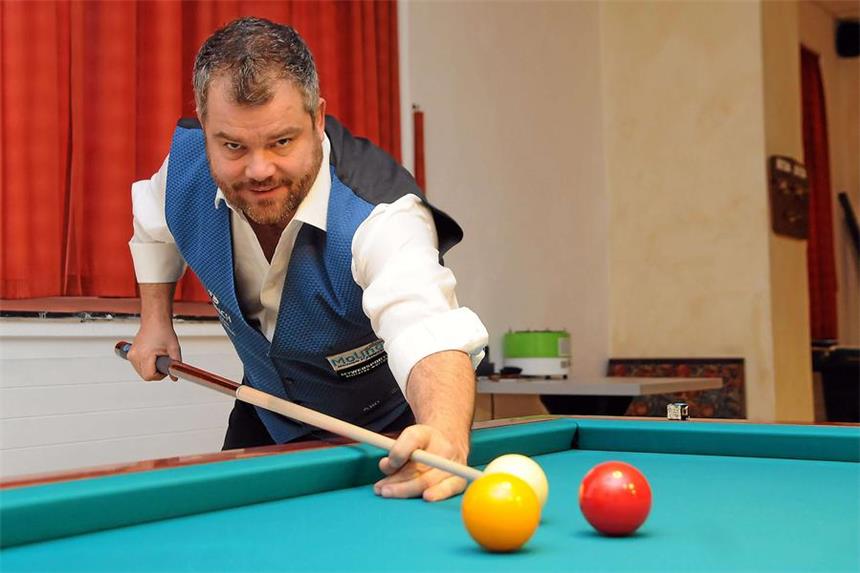 Markus Dömer reist mit Westfalen-Titel zur DM Markus Dömer gewann beim Heimspiel in Merklinde den Einband-Titel.