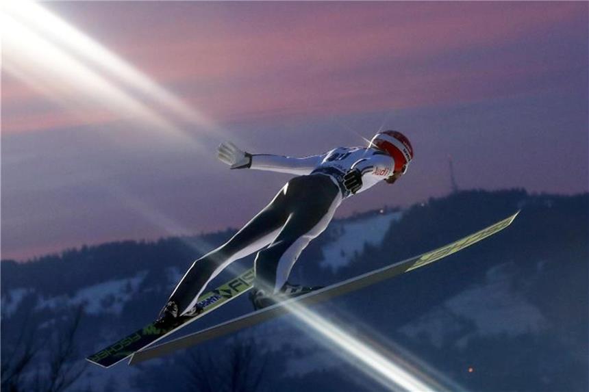 Deutsche Skispringer in Zakopane auf Rang zwei - Polen siegt Markus Eisenbichler aus Deutschland springt von der Schanze. Foto: Grzegorz Momot