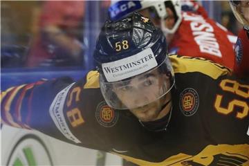 Markus Eisenschmid wurde von Adler Mannheim unter Vertrag genommen. Foto: Petr David Josek/AP