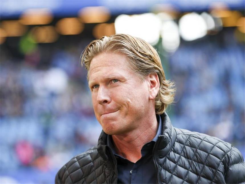Fan-Appell von Gisdol - Bangen um Wood Markus Gisdol fordert ein friedliches Fußballfest gegen Bremen. Foto: Christian Charisius