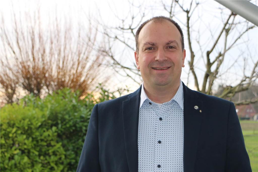 CDU-Kandidat: Markus Könning will Bürgermeister von Stadtlohn werden ein Mann im Garten