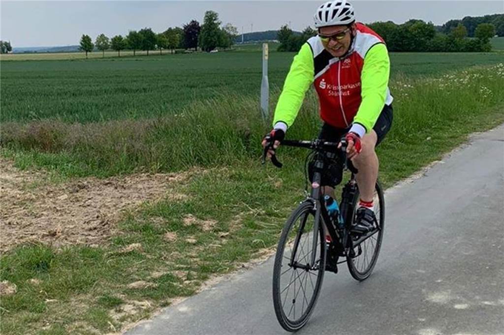 24-Stunden-Radeln für Kinderkrebshilfe: Jeder kann mitmachen und helfen Markus Ossendorf ist leidenschaftlicher Radrennfahrer und will zusammen mit seinen Unterstützer damit jetzt auch etwas Gutes tun.