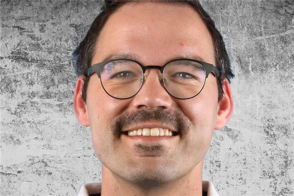 Schiedsrichter reist mit Gastmannschaft an? Schwere Vorwürfe nach Platzverweis und Abbruch Markus Schanz und der Fußballkreis Dortmund wollten sich nicht zu dem schwebenden Verfahren äußern.