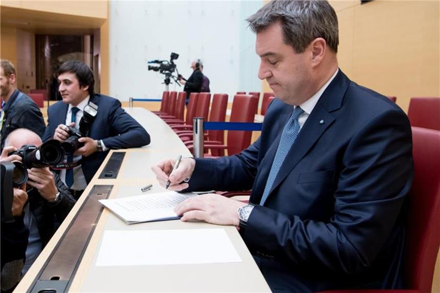 Bayerischer Ministerpräsident Söder baut Kabinett kräftig um Markus Söder, Ministerpräsident von Bayern, nimmt an einer Sondersitzung des bayerischen Landtags teil. Foto: Sven Hoppe