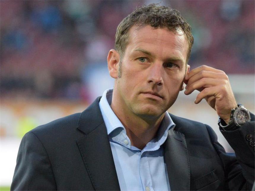 Brisante 90 Minuten gegen Augsburg Markus Weinzierl muss mit seinen Augsburgern beim FC Schalke 04 antreten.