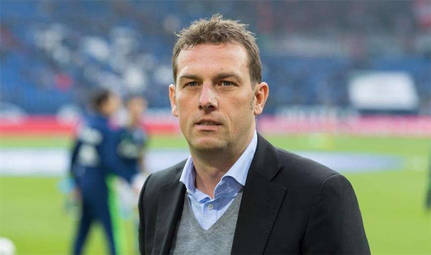Weinzierl: "Brauchen elf Mal einhundert Prozent" Markus Weinzierl und der FC Schalke 04 hoffen auf einen erfolgreichen Start ins Bundesliga-Jahr 2017.