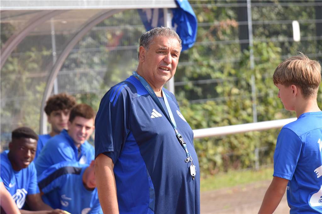 TuS Halterns A-Jugend will Titel (wieder) verteidigen Martin Backwinkler und die U19 des VfB Waltrop können am Samstag die Serie des TuS Haltern im Kreispokal durchbrechen.