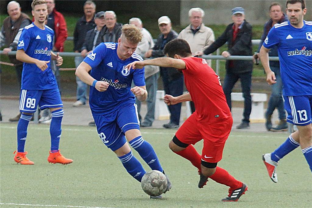 A-Kreisligist holt seinen „verlorenen Sohn“ zurück - und damit die Torgefahr Martin Herbort (am Ball) trägt ab Sommer wieder das Trikot des BSV Heeren.