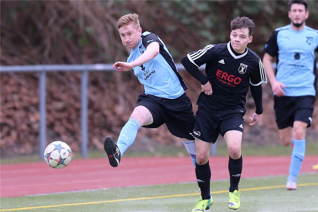Wacker Obercastrop: Vereins-Chef Janicki tritt zurück - „Das ist aber kein Abschied“ Martin Janicki (am Ball) war auch viele Jahre Spieler des SV Wacker Obercastrop - in der Jugend sowie aller Senioren-Mannschaften.