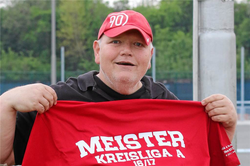 Heimische Fußballer zum Löw-Rücktritt: „Hoffentlich macht‘s nicht der Matthäus“ Martin Klüting glaubt, dass U21-Coach Stefan Kuntz gute Chancen hat, Löw zu beerben.