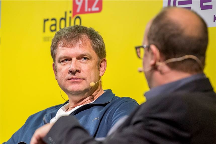 Alle Infos und Gewinnspiel: „19:09 – der schwarzgelbe Talk“ mit drei hochkarätigen Gästen Martin Kree unterhält sich beim „1909 – der schwarzgelbe Talk“.