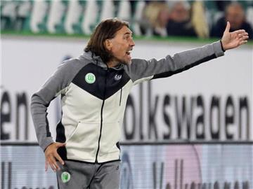 Martin Schmidt holt mit dem VfL Wolfsburg bei seinem Debüt einen Punkt gegen Werder Bremen. Foto: Peter Steffen