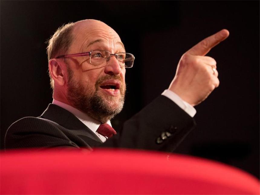 Sozialdemokraten überholen Union in den Umfragen Martin Schulz darf sich freuen: Im Sonntagstrend klettern seine Sozialdemokraten auf 33 Prozent.