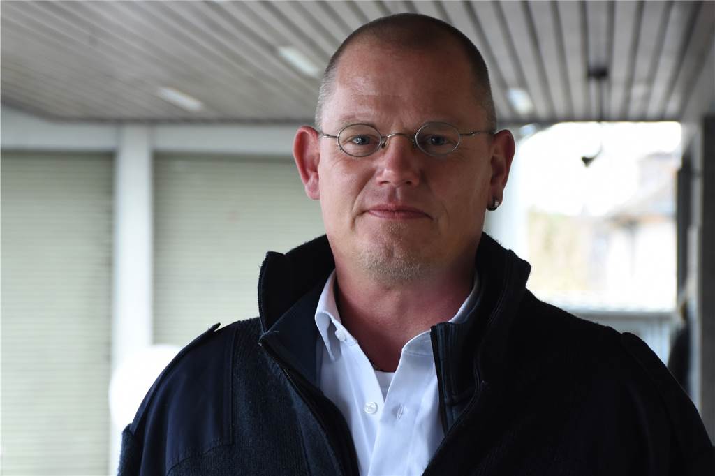 Startschuss in Lüner Impfzentrum: Wer zu früh kommt, muss wieder gehen Martin Vollmer ist Pressesprecher der Johanniter, die die Impfstelle in Lünen betreiben. Zum Start freut er sich auch darüber, dass die Kooperation zwischen der Stadt, dem Kreis, den Stadtwerken und den Johannitern kurzfristig so gut geklappt hat.