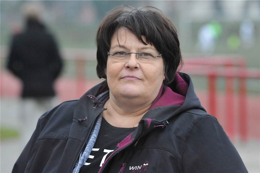 Arminia Ickern hat keinen neuen Vorstand - Sitzung wurde vor Wahlen abgebrochen Martina Freundlieb, die bisherige Vorsitzende des SC Arminia Ickern, hat ihren Posten an Toni Weiss übergeben und fungiert nun ausschließlich als Geschäftsführerin.