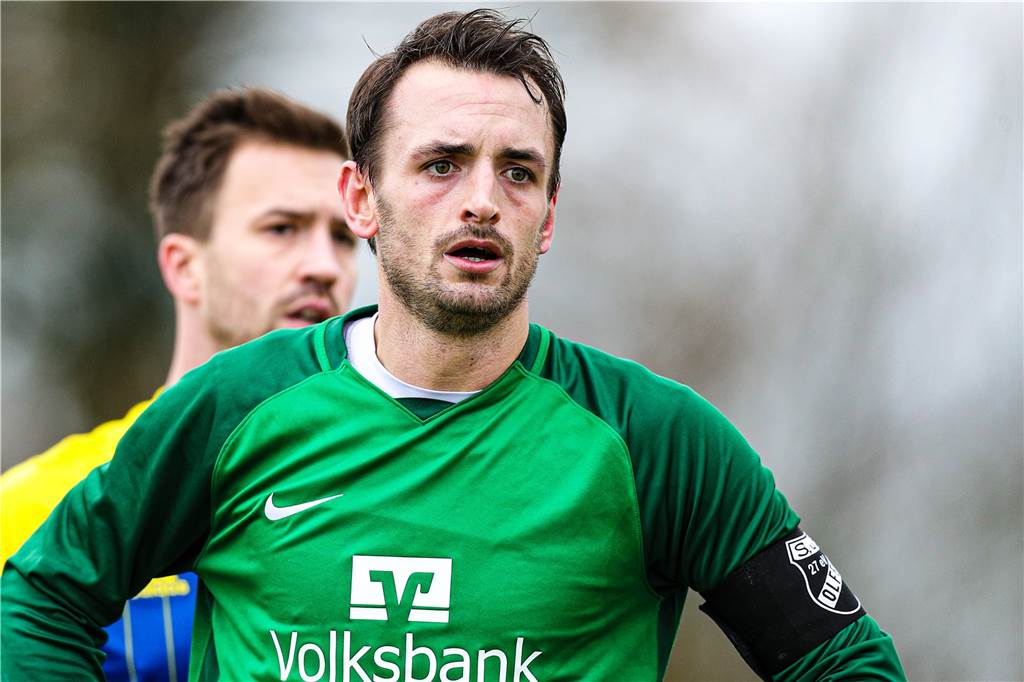 SuS Olfen hat einen neuen Kapitän: Wie ist seine Rolle unter Patrick Linnemann? Marvin Böttcher trug bereits stellvertretend die Kapitänsbinde beim SuS Olfen. In der kommenden Saison übernimmt er das Amt in Vollzeit.