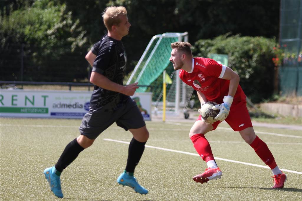 Wer macht das Torwart-Rennen beim PSV Bork? „Das bereitet mir große Bauchschmerzen“ Marvin Kemmann (r.) teilt sich beim PSV Bork den Job zwischen den Pfosten mit Henrik Hamelmann.