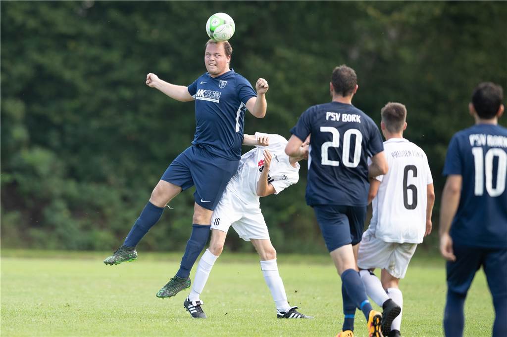 Doppeltes Unglück verhindert Comeback eines Urgesteins für den PSV Bork Marvin Matthias kommt in dieser Saison noch nicht auf viel Spielzeit beim PSV Bork.