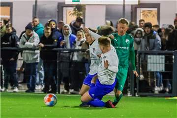 Marvin Middeldorf (r.) gehört zu den besten Westrichern im Derby gegen Urania Lütgendortmund.