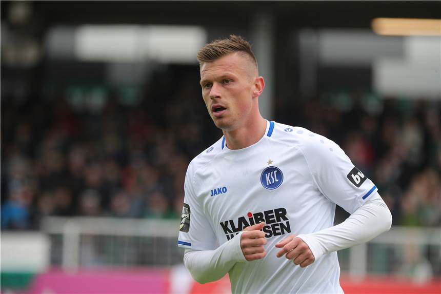 Medienberichte: Der Einsatz von Marvin Pourié für den FC Kaiserslautern ist fraglich Marvin Pourié, hier noch im Trikot des Karlsruher SC, könnte am Samstag ausfallen.