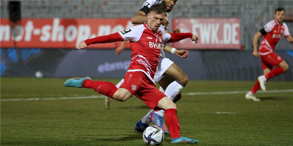 Werner Fußballprofi Marvin Pourié: „So eine Wahl wie Würzburg wird es nicht mehr geben“ Marvin Pourié im Drittligaspiel gegen Viktoria Köln in gewohnter Schusshaltung. Das Trikot der Würzburger Kickers wird es ab sofort allerdings nicht mehr tragen.