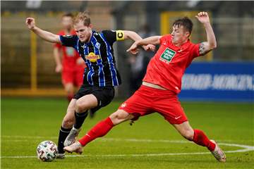Marvin Pourié und der FC Kaiserslautern stehen mit einem Bein in der Regionalliga.