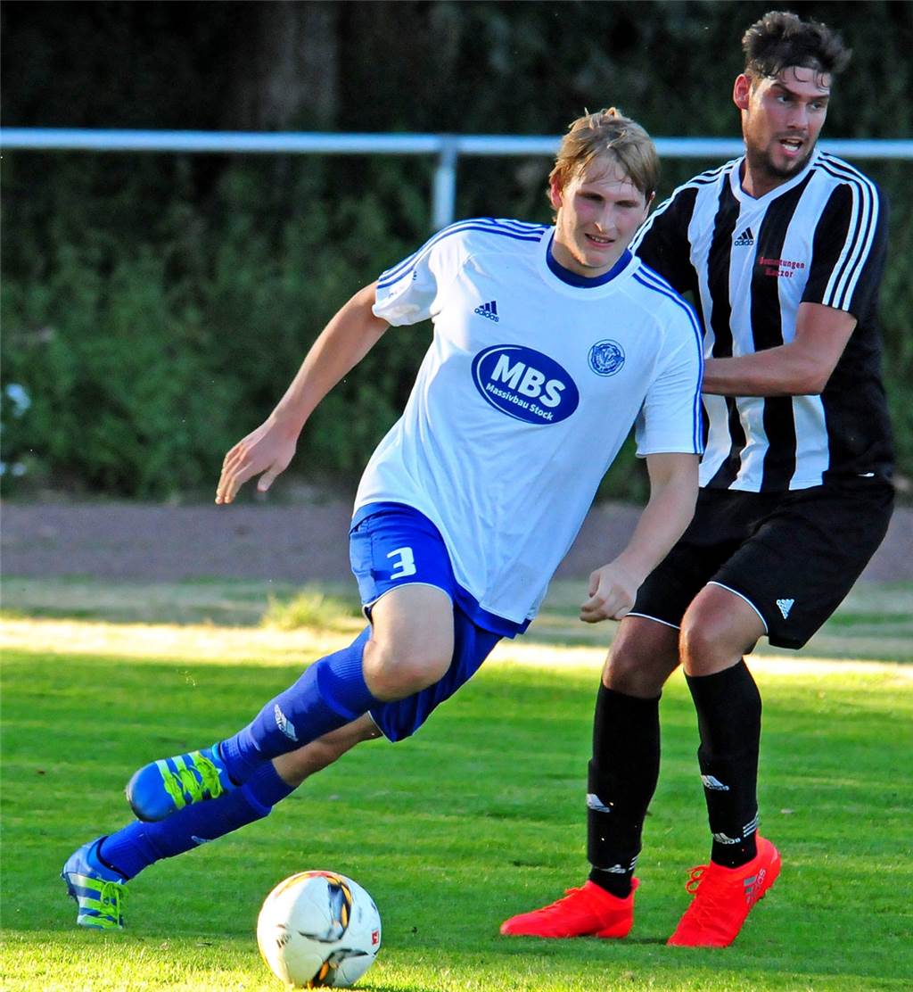Halterner Traum-11: Mats Linden setzt auf vier ETuS-Spieler und zwei Kämpfer Marvin Sieger (l.) bildet gemeinsam mit Bossendorfs Julian Müller die Innenverteidigung in Mats Lindens Halterner Traum-Elf.