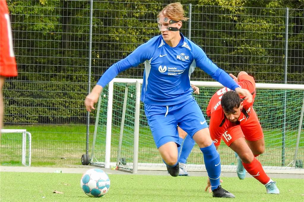 Sie sind die Besten, die Champions: Das ist die Hellweger-Top-Elf der Hinrunde 2022/23 „Maskenmann“ Lennart Kutscher.
