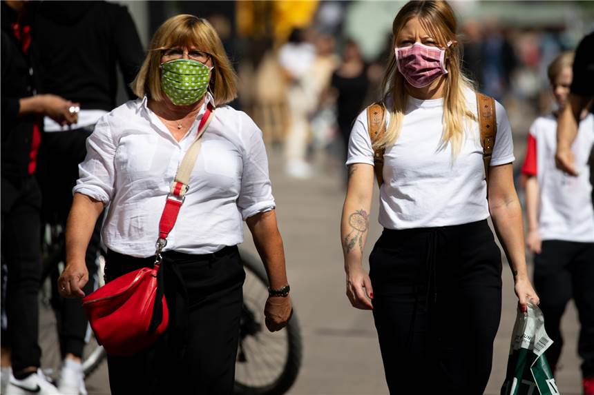 Maskenpflicht glt im Kreis Recklinghausen jetzt auch in Fußgängerzonen und auf öffentlichen Plätzen.