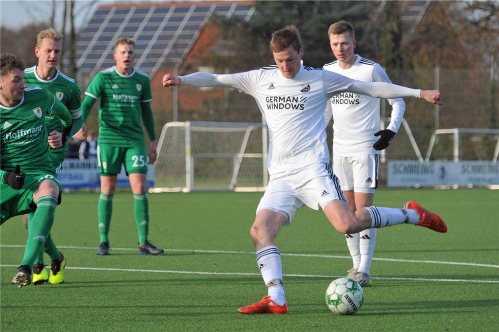 FC Oeding kontert sich zum klaren Sieg: 4:0 über Union Wessum Matchwinner in der Offensive: David Schüring erzielte zwei Oedinger Treffer und legte einen auf.
