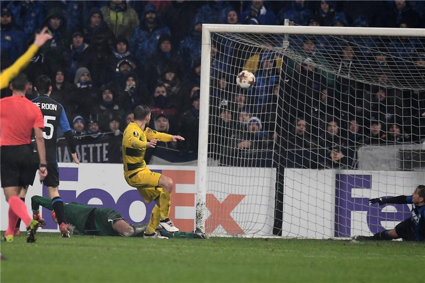 BVB-Einzelkritik: Marcel Schmelzer wird zum Matchwinner Matchwinner! Marcel Schmelzer staubt zum 1:1 ab.
