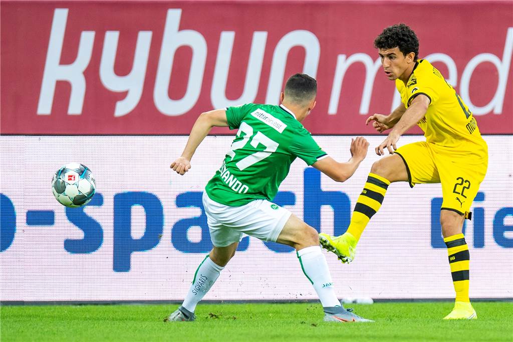Mateu Morey - Warum der Neuzugang beim BVB eine gute Perspektive besitzt Mateu Morey legte in Dortmund einen vielversprechenden Start hin.
