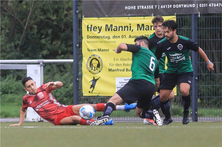 Mateus Ayala Cardoniz (l.) trag für Türkspor zum 1:0.