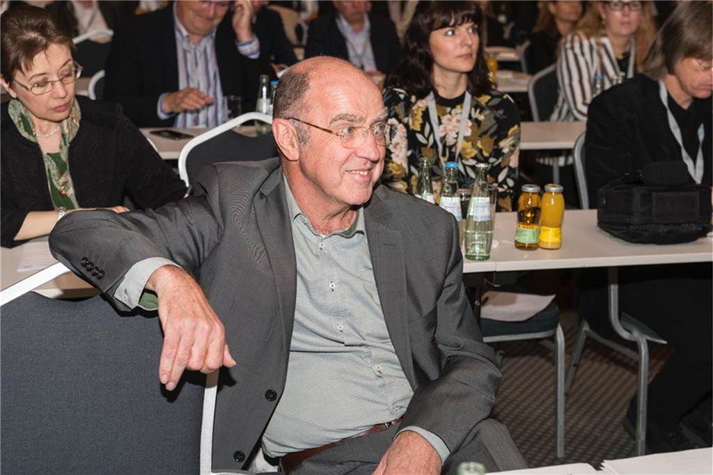 Stadtlohner Impfpaten bieten über 80-Jährigen Fahrdienst zum Impfzentrum an Mathias Redders will über 80-Jährige bei den Formularen und bei der Fahrt zum Impfzentrum unterstützen.