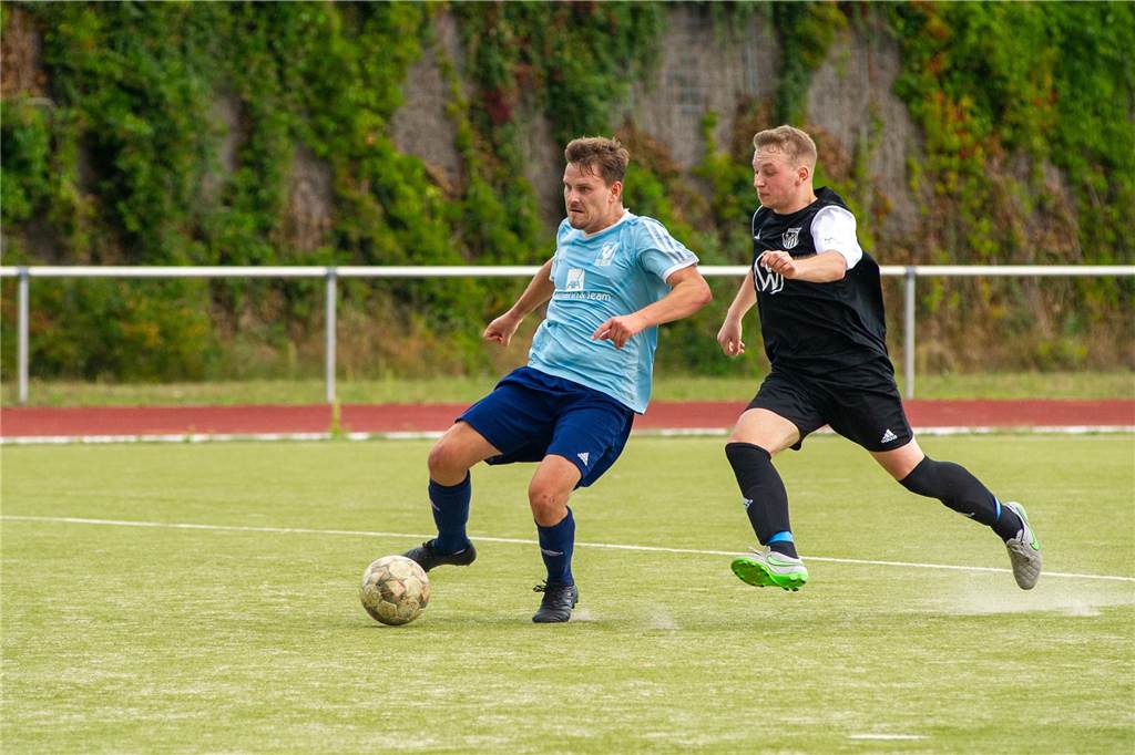 „Eigentlich dachten alle, dass es nicht so schlimm war“: Sythener fällt mit Kreuzbandriss aus Mats Linden am Ball