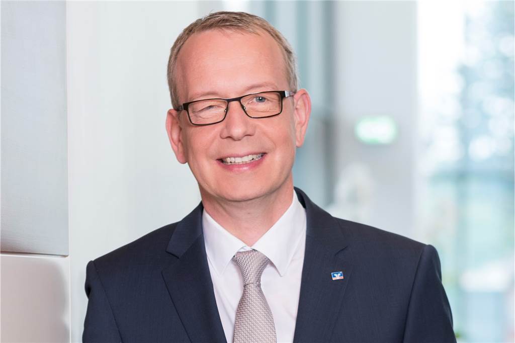 Einzelhändler und Gastronomen suchen als erstes Hilfe bei den Banken Matthias Entrup gehört zum Vorstand der VR-Bank Westmünsterland.