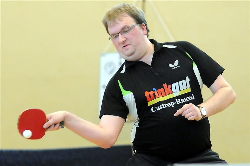 Matthias Friebe (31) zum DFB: „Es ist eine gewisse Entfremdung zu spüren“ Matthias Friebe beim Tischtennis im Trikot von Roland Rauxel im Jahr 2013.