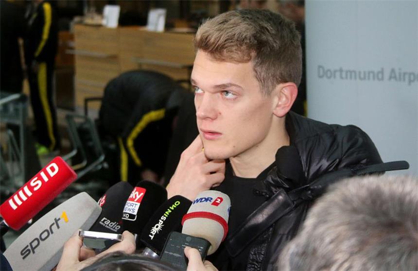 Ginter: "Mats kann mit der Kritik richtig umgehen" Matthias Ginter will mit dem BVB zurück in die Erfolgsspur.