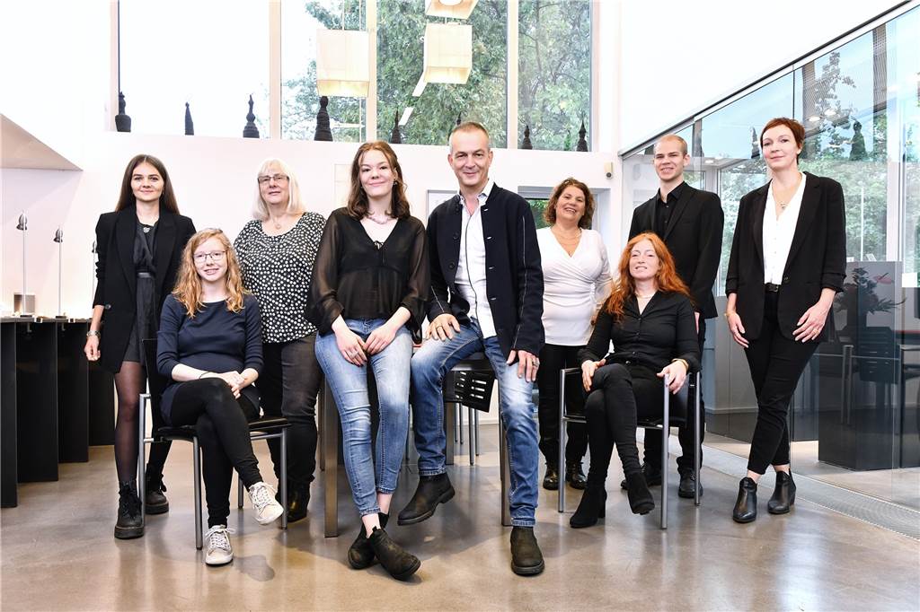 Castrop-Rauxeler Matthias Grosche steht im „Michelin des Kunsthandwerks“ Matthias Grosche und sein Team freuen sich über die Aufnahme in den Homo Faber Guide.