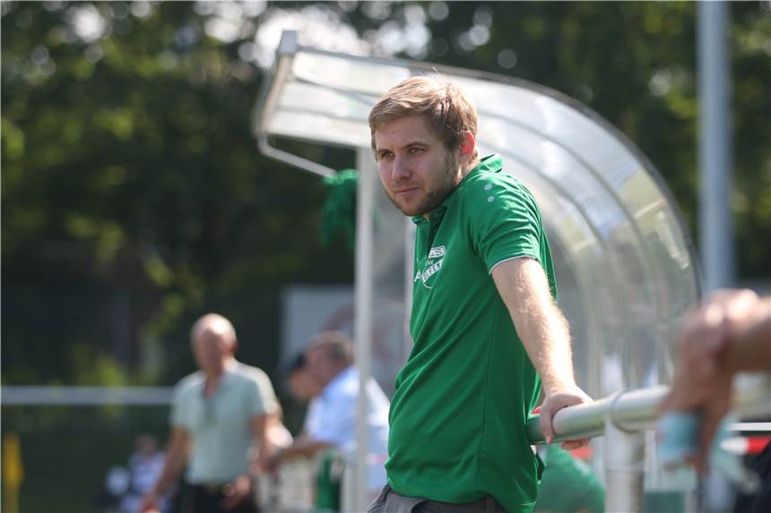 Matthias Potthoff vom SuS Olfen kann sich vorstellen Cheftrainer zu werden - unter Voraussetzungen Matthias Potthoff bildet sich als Trainer weiter fort.