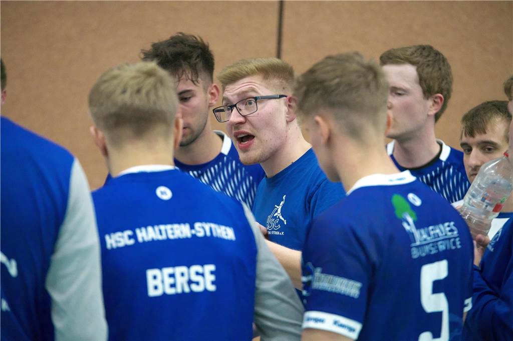 Ungewöhnliche Konstellation beim HSC Maurice Abstins coacht seit diesem Sommer die zweite Herrenmannschaft des HSC. Nun kommt er mit den Verbandsliga-Frauen des TuS Bommern nach Haltern.