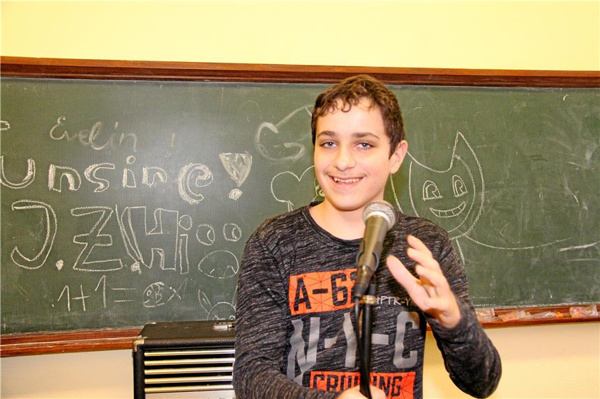 Selmvision-Song-Contest-Gewinner hat erste CD aufgenommen Maurice Brischke, Gewinner des Selmvision Song Contests, im Probenraum des Jugendzentrums Sunshine. Der 14-Jährige hat gerade eine CD aufgenommen.